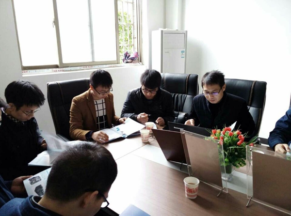 省经信委谭教授,王主任在盈通供水公司举行座谈会